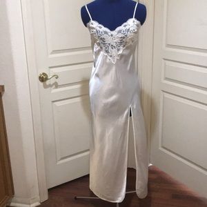 Victoria’s Secret Off White Nightgown Size Small
